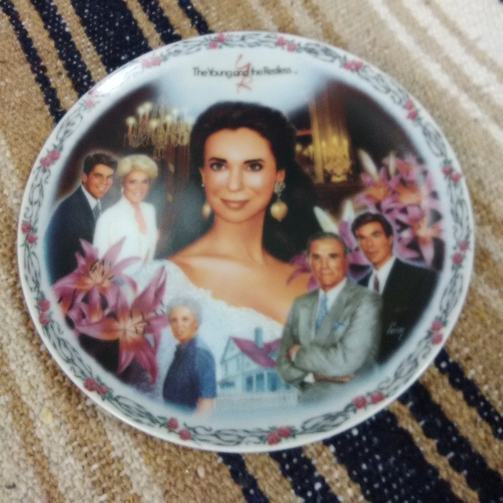 PLATE YOUNG AND THE RESTLESS DECOR HOME VINTAGE - Picture 2 of 14